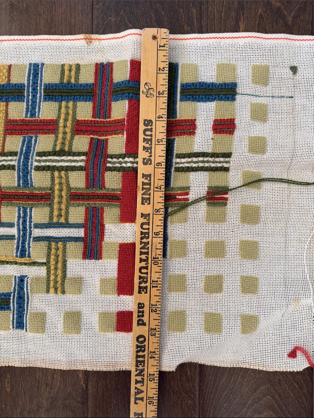 Incomplete Vintage plaid/patchwork Needlepoint - Picture 10 of 14